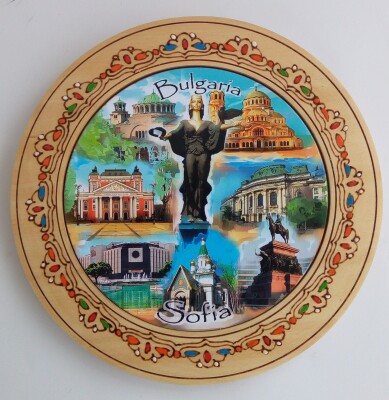 Дървена чиния София пирография