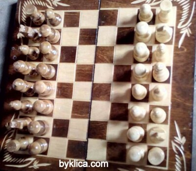 Комплект Шах Табла с дърворезба КАРЛОВО