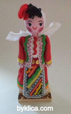 Сувенир от България Кукла момиче с носия