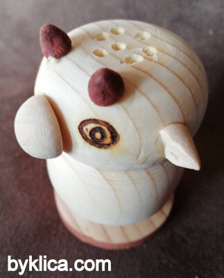 Дървена солничка Агънце от село ОРЕШАК