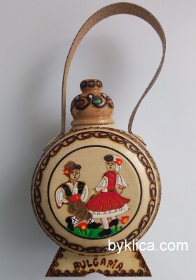 Бъклица Момче и момиче в народни носии