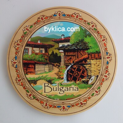 Чиния от дърво с пирография