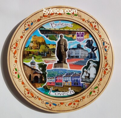 Дървена чиния сувенир с пирография ЛОВЕЧ