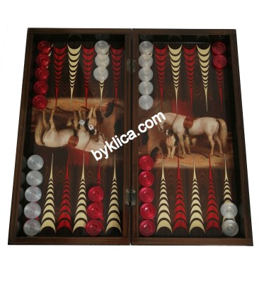 Табла за игра с Коне и Ловни кучета