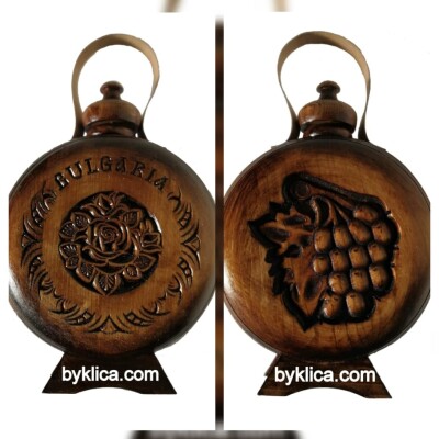 Дървена бъклица с роза и надпис БЪЛГАРИЯ с метален контейнер 700 мл.