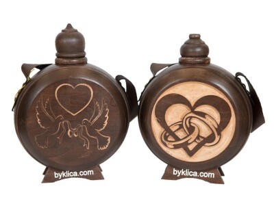 Сватбена бъклица за младоженци