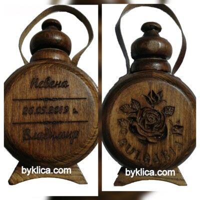 Бъклица за сватба с гравирани имена и дата