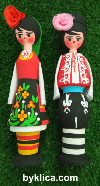 9лв. Кукли сувенир от дърво с фолклорни носии