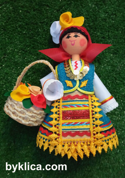 14лв. Сувенир Кукла момиче с кошница