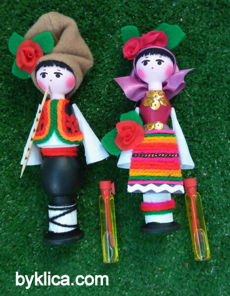 11.80лв. Сувенир Кукли от дърво с фолклорни носии
