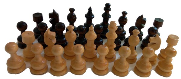 15лв. Фигури за шах от дърво
